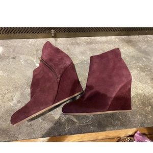 Angel Wing Maroon Suede Wedge Booties Sz 9!!